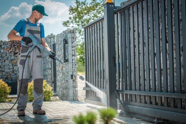 Best Animal Enclosure Cleaning  in Victoria, VA